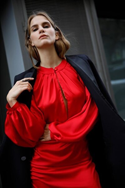 ZALA ALPASLAN Kırmızı Saten Mini Kokteyl Elbise