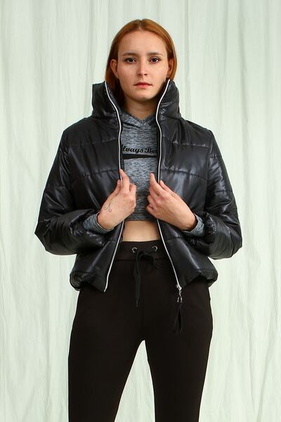 Collezione Siyah Yakası Dolgulu Kısa Şişme Kadın Mont