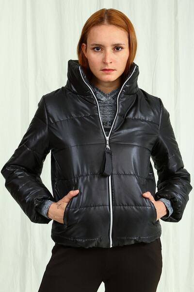 Collezione Siyah Yakası Dolgulu Kısa Şişme Kadın Mont