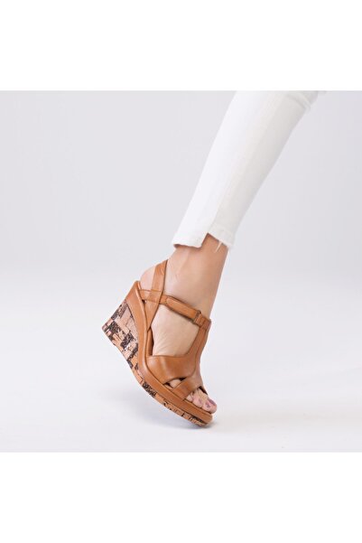 Zeynep Sıradağlı Leonilda Coated Wedge Δερμάτινα Σανδάλια Καφέ