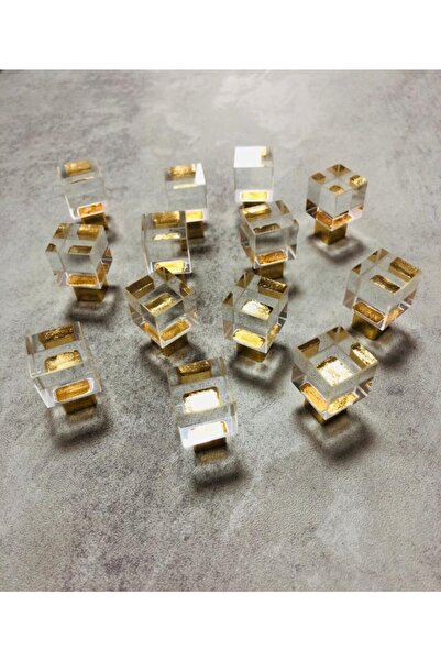 SÖZER ORMAN ÜRÜNLERİ مقبض كريستالي ذهبي مكعب الشكل مقاس 20 مم - (سعر القطعة)