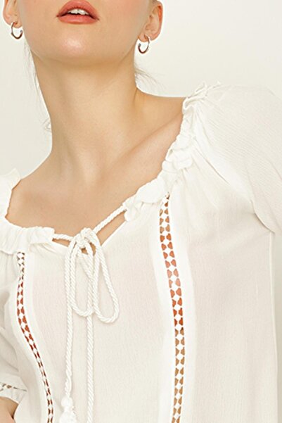 Select Moda Γυναικεία εκρού μπλούζα με ελαστικό γιακά