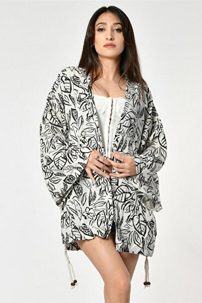 Valeur Women's Patterned Belt Detailed Kimono - Beige - Standard