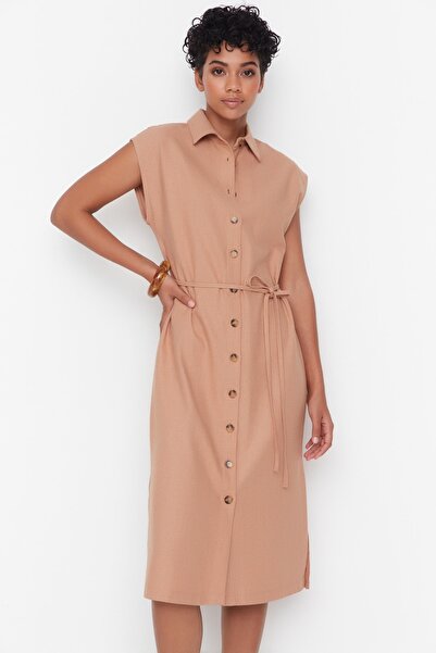 Trendyol Collection Tkané šaty se skořicovým páskem TWOAW23EL00336