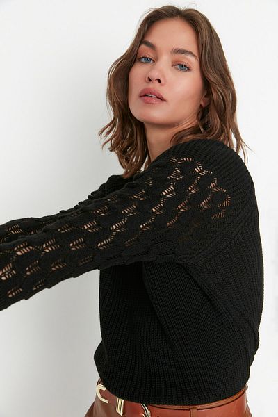 Trendyol Collection Black Textured Crew Neck Knitwear Sweater TWOAW20KZ0130