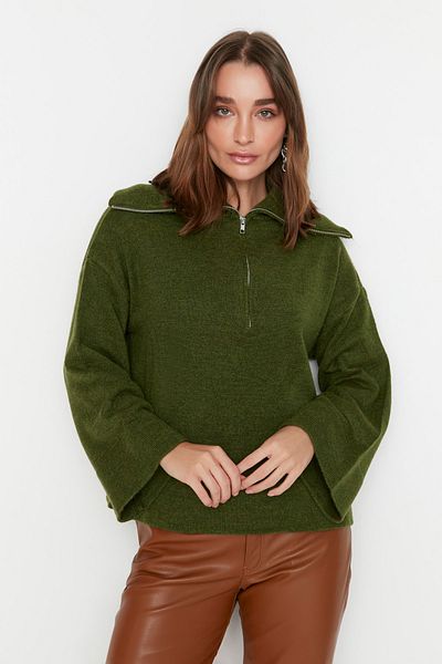 Trendyol Collection Khakifarbener, weicher, strukturierter Strickpullover mit Reißverschluss und weitem Schnitt TWOAW23KZ00236
