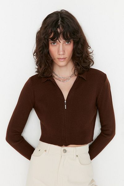 Trendyol Collection Braune kurze Strickjacke mit Reißverschluss TWOAW21HI0154