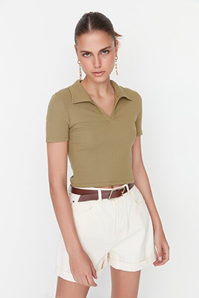 Trendyol Collection Dopasowana, krótka bluzka polo w kolorze khaki, prążkowana, elastyczna, dzianinowa bluzka TWOSS21BZ0038