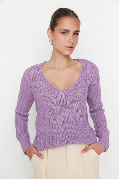 Trendyol Collection Lila Strickpullover mit V-Ausschnitt TWOAW22KZ0880