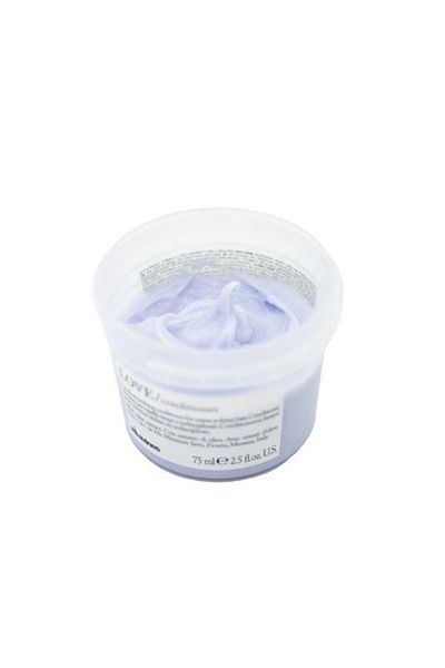 Davines Love Smoothing Conditioner - Conditioner for Frizzy and Stretchable Hair 250 ml