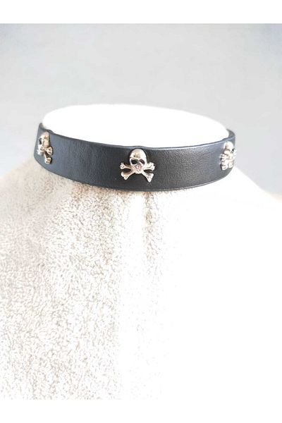 Fugusugu Five Skull Gothic Faux Leather Choker