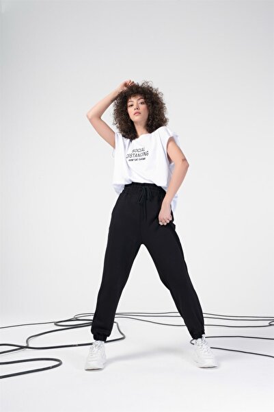 The Champ Global Tricou de damă alb cu distanță socială brodat oversize cu gu...