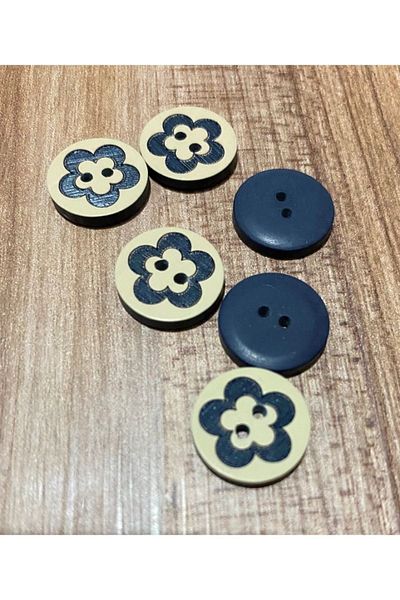 Öztürk Daisy Baby Button. 1.5cm Pack of 6.