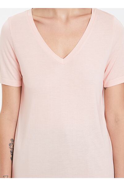 WESTMARK LONDON Women's Salmon V-Neck T-shirt