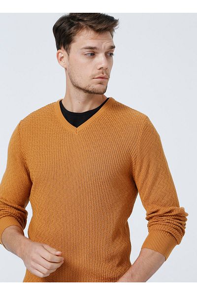 Fabrika Men's V-Neck Camel Hair Basic Sweater - Button-y