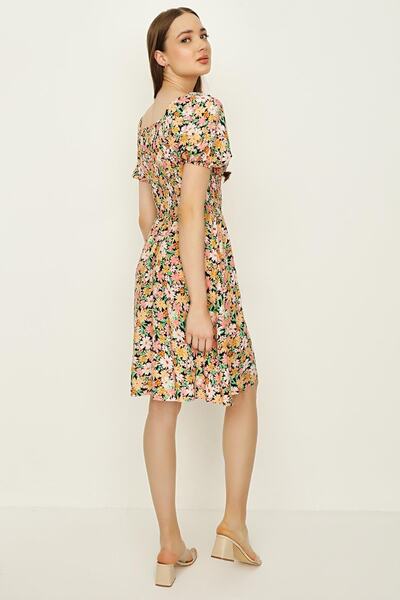 Select Moda Γυναικείο φόρεμα με μαύρο φλοράλ σχέδιο με μανίκια από γκι