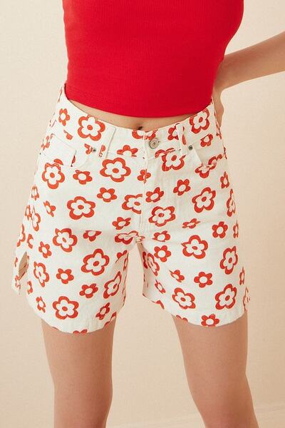 fehika Women's White / Red Daisy Flower Printed Slit Detailed Denim Jeans Shorts & Bermudas