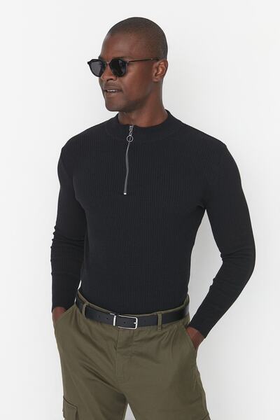 Trendyol Collection Schwarzer, eng anliegender Baumwoll-Paar-/Paar-Pullover mit Rollkragenpullover und Reißverschluss TMNAW20KZ1034