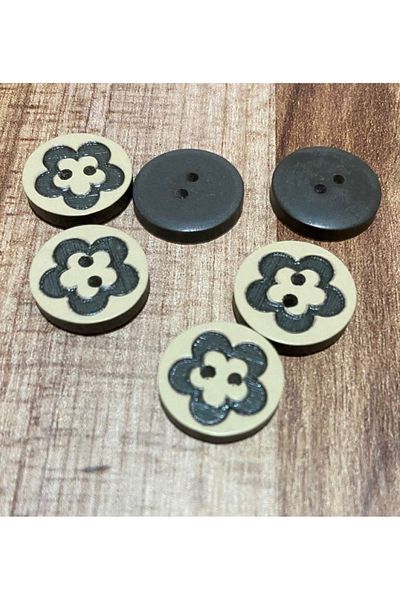 Öztürk Daisy Baby Button. 1.5cm Pack of 6.