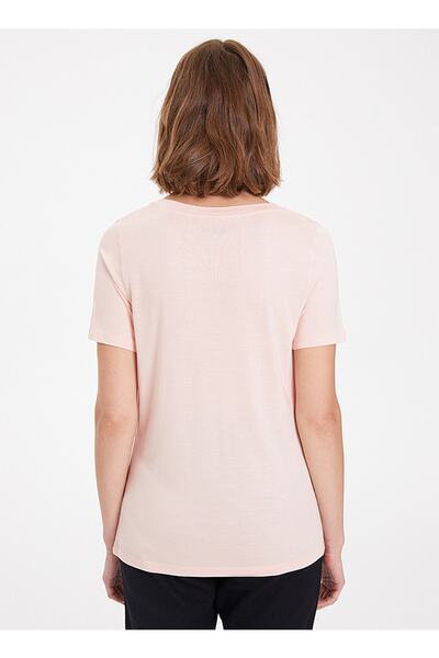 WESTMARK LONDON Women's Salmon V-Neck T-shirt