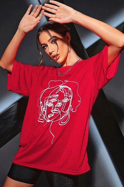 Machetta Women's Red Face Print Detailed Oversize T-shirt