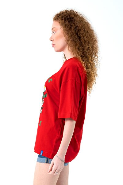 Eazy Co Eazy Red Escape Unisex Extra Oversize εμπριμέ κοντομάνικο μπλουζάκι