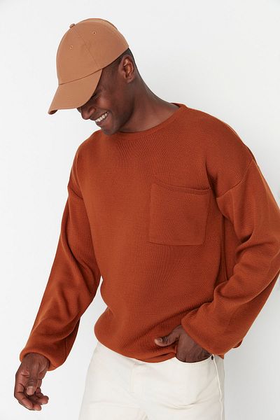 Trendyol Collection Übergroßer Strickpullover in Zimtfarbe – Rundhalsausschnitt TMNAW22KZ0146