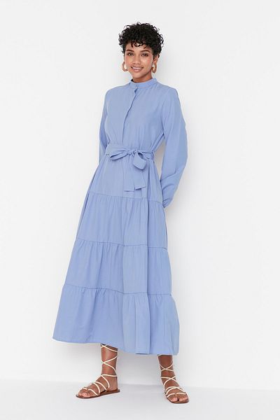 Trendyol Modest Lila gewebtes Kleid mit Gürtel, Chefkragen und Knopfdetail TCTSS21EL3343