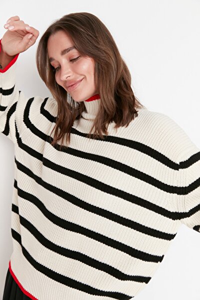 Trendyol Collection Sweater - Ecru - Regular