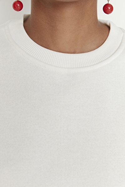 Trendyol Modest Ecru Πλεκτό φούτερ με λαιμόκοψη TCTAW23TW00012