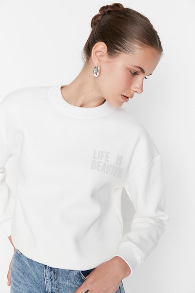 Trendyol Collection Ecru embosovaná tištěná volná tlustá fleecová vnitřní pletená mikina TWOAW23SW00140