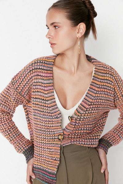 Trendyol Collection Mehrfarbiger Strickcardigan mit weicher Textur und Farbverlauf TWOAW22HI0092