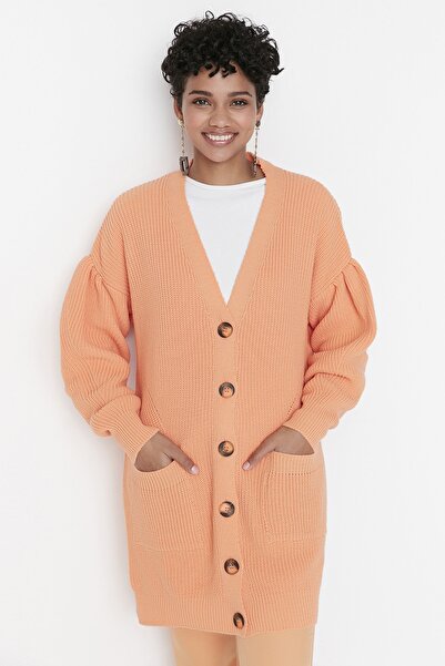 Trendyol Modest Ανοιχτό πορτοκαλί κοκάλινο κουμπί και τσέπη Λεπτομερές πουλόβερ Θεσσαλονίκης πλεκτή ζακέτα TCTAW23HI00026