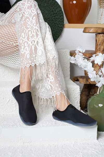 İmerShoes Unisex Μαύρα πέδιλα θαλάσσης με αντιολισθητική σόλα - Μποτάκια ράφτινγκ για παραλία και πισίνα πολλαπλών χρήσεων 150