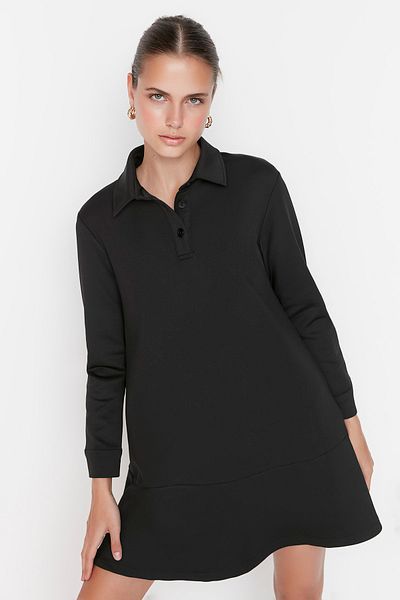 Trendyol Collection Černé pletené šaty Shift Scuba