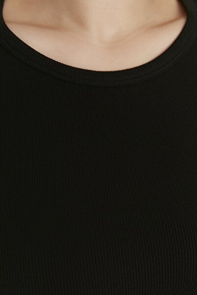 Trendyol Curve Black Crew Neck Knitted Crop Μπλούζα TBBSS22AF00013