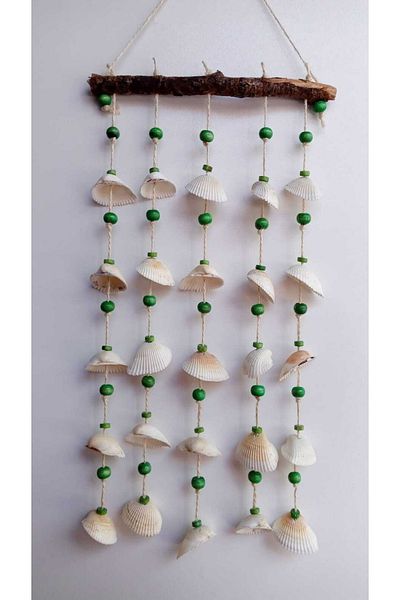2A Sanat Green Beaded Seashell Figured Wind Rose