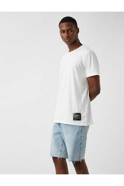 Koton Základní tričko se štítkem Regular Fit