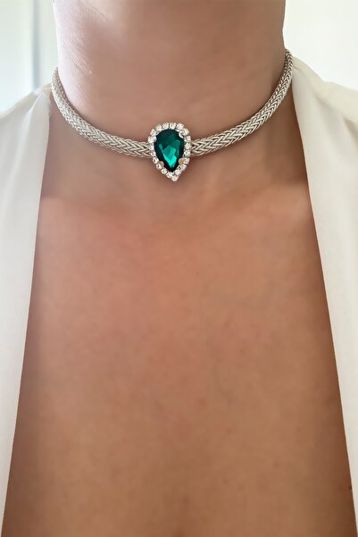 Liveyn Design قلادة منسوجة بشكل متعرج من الكريستال الأخضر