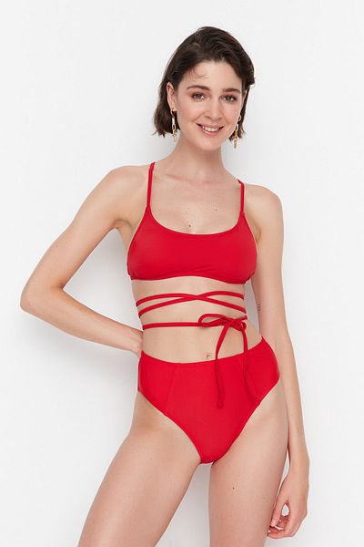 Trendyol Collection Червоні зшиті трусики бікіні з високою талією TBESS22BA0006