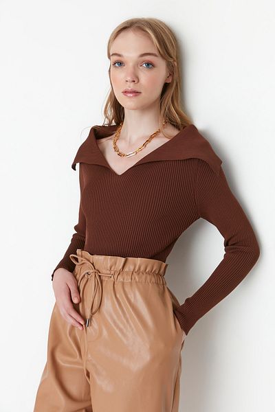 Trendyol Collection Hnědý pletený svetr Carmen Collar - Twoaw22Kz0993