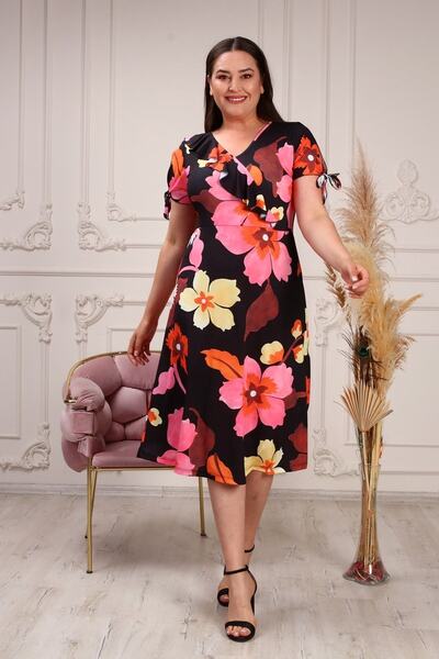 Şirin Butik Women's Plus Size Collar and Sleeve Detailed Dress