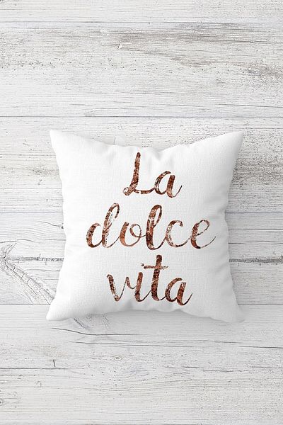 on the clouds La Dolce Vita Written Μαξιλαροθήκη με κρυφό φερμουάρ με στάμπα στις δύο πλευρές Μαξιλαροθήκη για μαξιλάρια καθίσματος