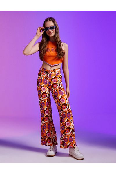Koton Hose mit weitem Bein und hohem Bund und Blumenmuster