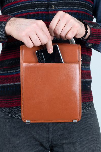 Grande Tan Leather Men's Handbag - Crossbody Bag