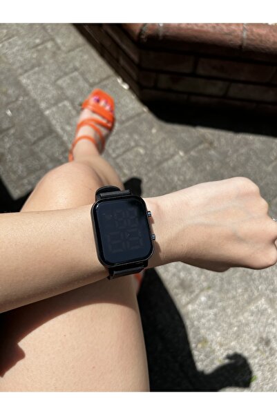 İSTLİV Kadın Siyah Renk Silikon Kordon Dijital Led Kol Saati