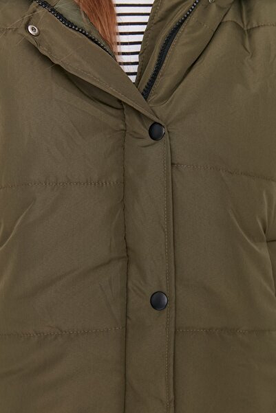 Trendyol Collection Oversize bunda Khaki Puffer s kapucí a zipem - Twoaw21Mo0144