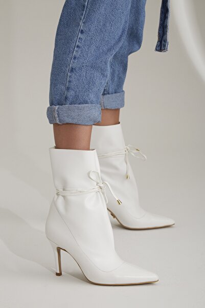 AYAKKABI PRENSİ Cizme și ghete de damă Elba cu detaliu din dantelă, alb mat, 8 cm, pantofi cu toc