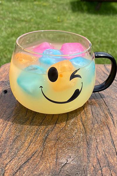 PİNK DESİGN KİTCHEN 400 ml Glass Cup with Black Emoji - Handle
