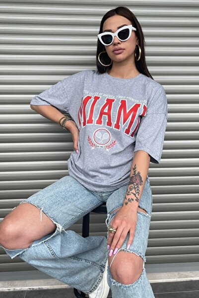 MODAGEN Γυναικείο μπλουζάκι Miami Oversize με στάμπα γκρι